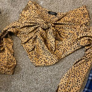 Tie crop top